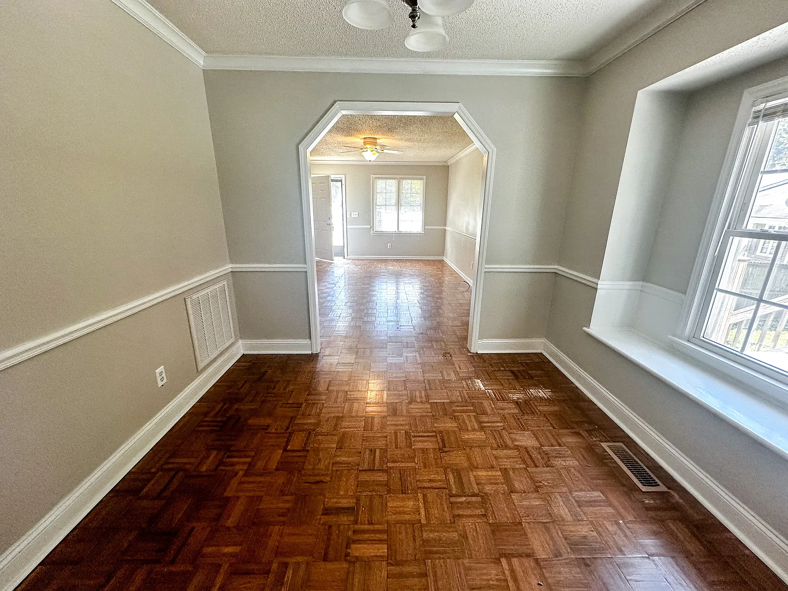 2 bed, 1130 sqft, $1,500 — Photo 2