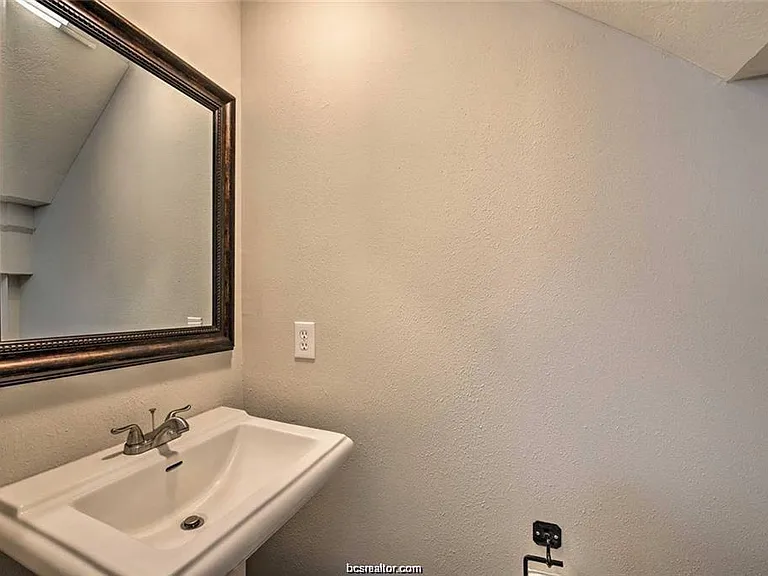 1221 Oney Hervey Dr — Photo 13