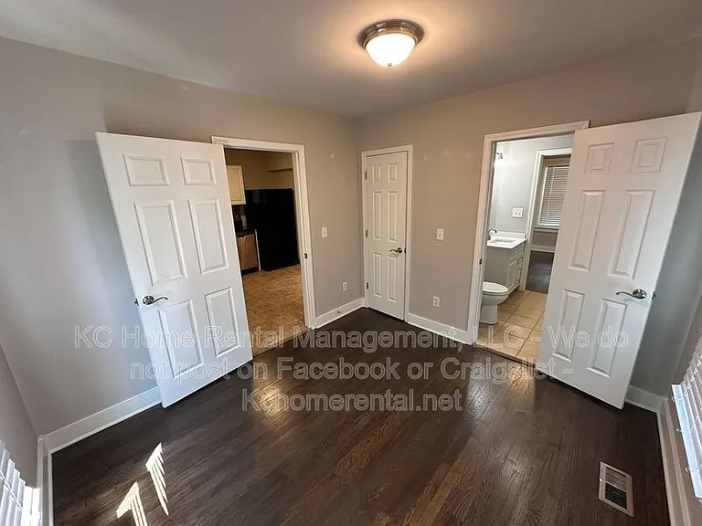 1227 E 22nd Ave — Photo 13