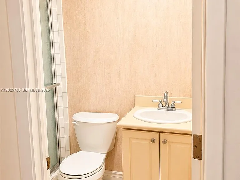 3082 S Oakland Forest Dr #1301 — Photo 17