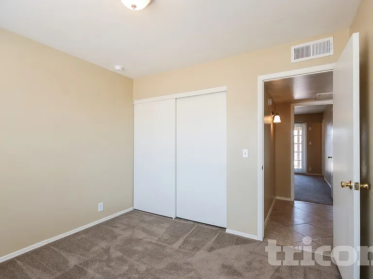 7334 W Carol Ave — Photo 13