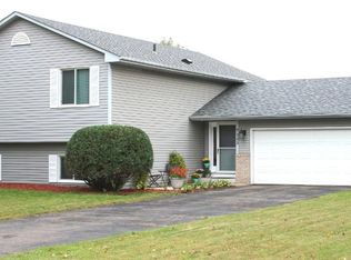 9265 93rd St S, Cottage Grove, MN 55016