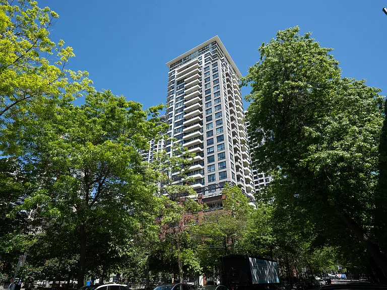 977 Mainland St #511 — Photo 2