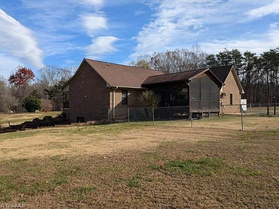 4th image of 234 Edgar Allan Dr