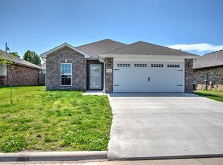 1128 N Oak Way, Webb City, MO 64870