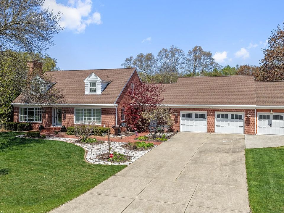 1st image of 240 Arbor Ln