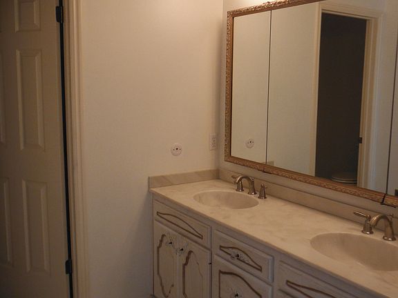 Master bath dual sinks