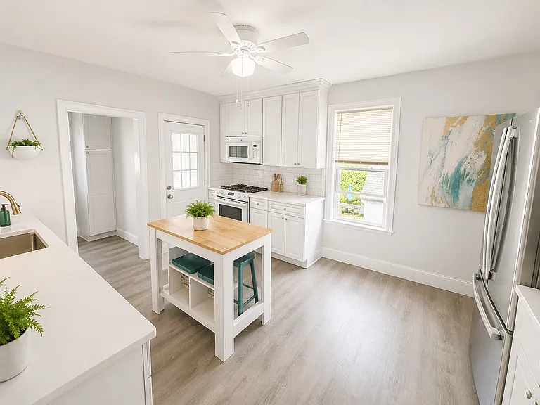32 Mansfield St #B — Photo 1