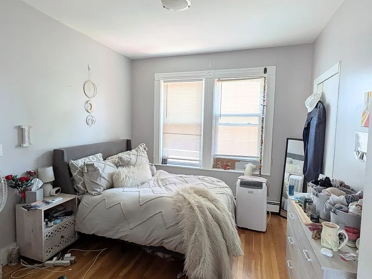 11 Houghton St — Photo 5