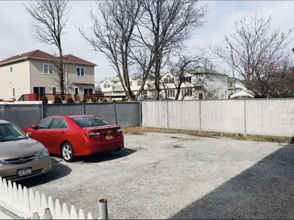 1st image of 65 Titus Ave