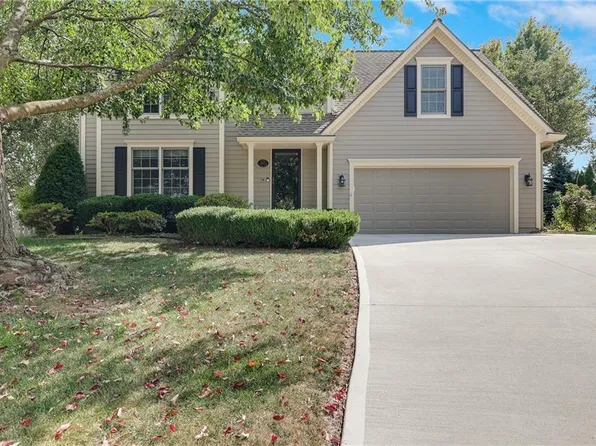 1800 NE Waterfield Village Ct, Blue Springs, MO 64014