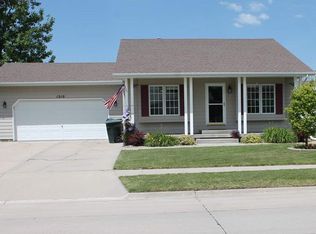 1210 16th Ave, Kearney, NE 68845