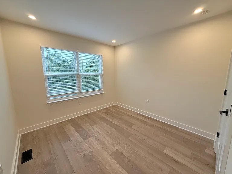 4002 Crescent Ave — Photo 8