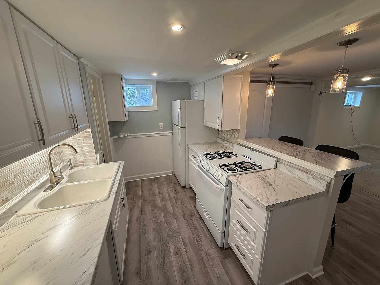 1 bed, $2,995 — Photo 2