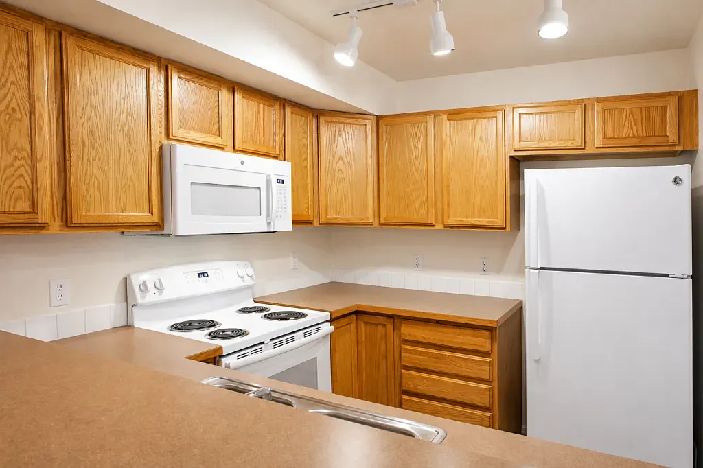 3 bed, 2.5 bath, 1350 sqft, $1,795 — Photo 4