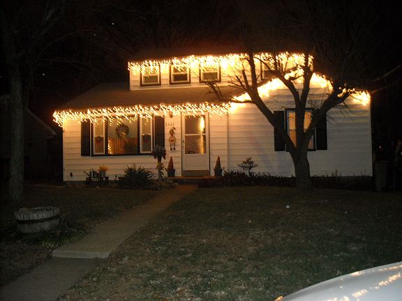 4th image of 2307 Shields Ave