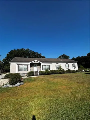 4 bed, 2.0 bath, 2050 sqft, $2,350 — Photo 1