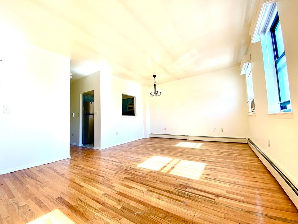 1st image of 383 Cumberland St #3