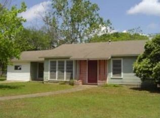 972 Sowell St, Seguin, TX 78155