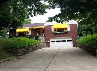 401 Greenhurst Dr, Pittsburgh, PA 15243