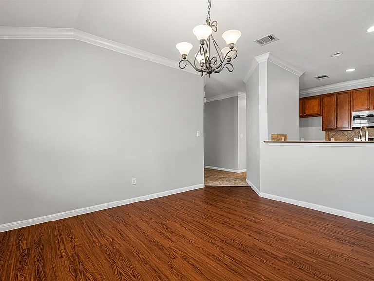 2505 Rusk Ct — Photo 9