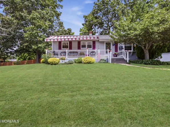 4 Roosevelt Terrace, Howell, NJ 07731