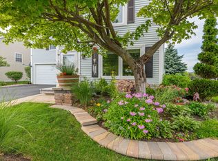 1782 Walnut Park Ln, Aurora, IL 60504