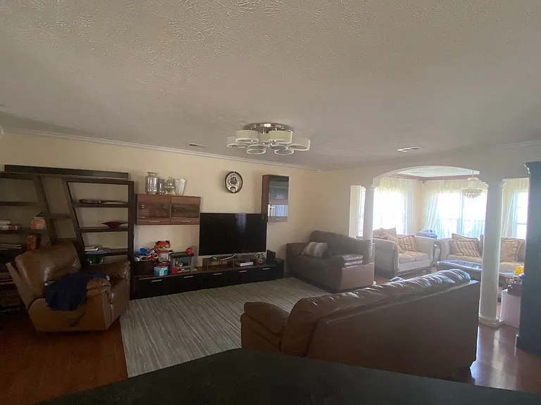 4636 E Walkerton Rd — Photo 10