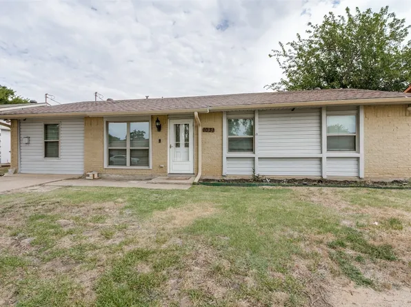 1031 Hillwood Dr, Lewisville, TX 75067