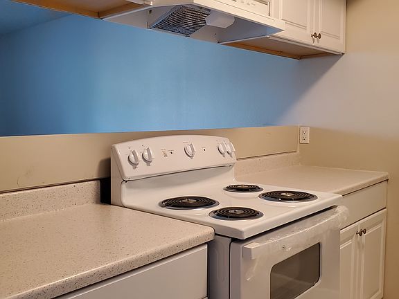 4th image of 2707 Valmont Rd #C208