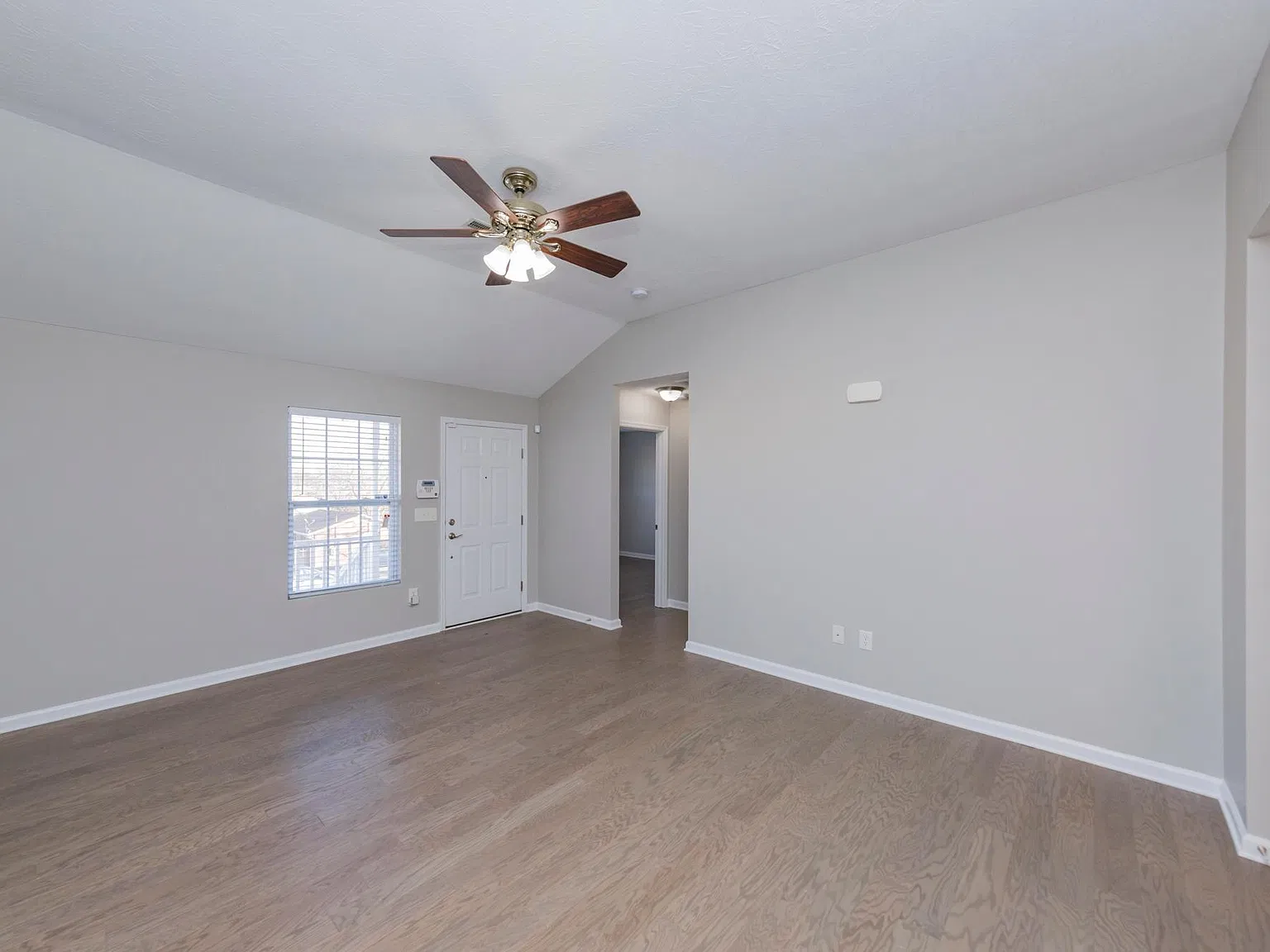 3 bed, 1278 sqft, $2,500 — Photo 3
