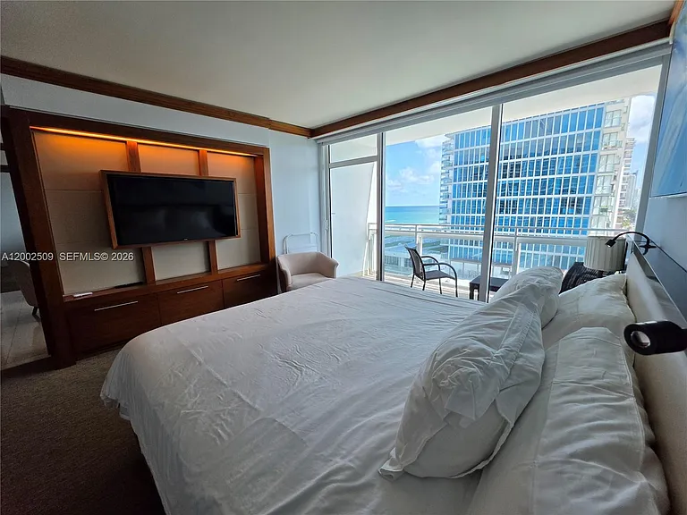 6801 Collins Avenue Legal #1014-1004 — Photo 11