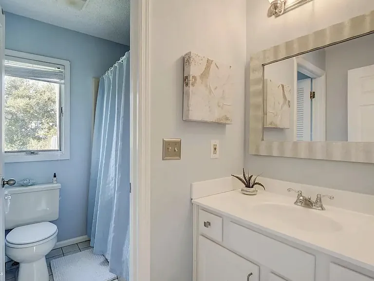 1117 S Topsail Dr — Photo 7