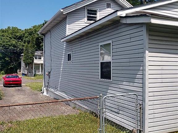 3rd image of 616 Court St