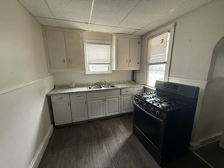 1005 Cedar Ave #1 — Photo 5