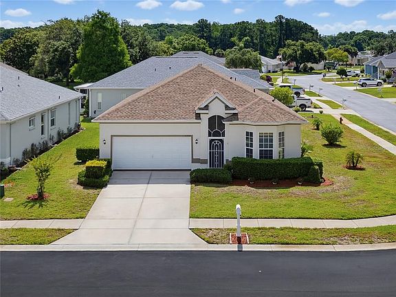 2nd image of 11204 Clear Oak Cir