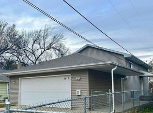1612 E 5th St, Sioux Falls, SD 57103