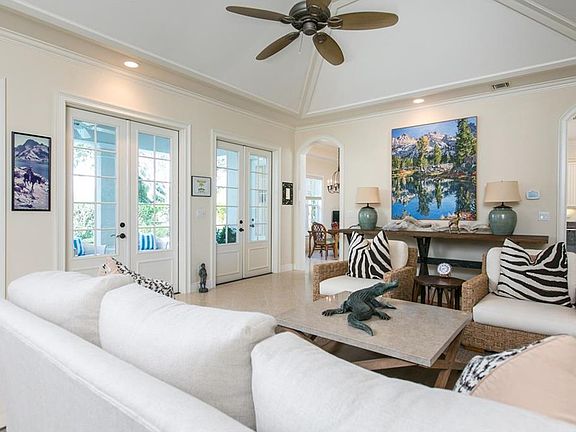 5th image of 403 S Palm Island Cir