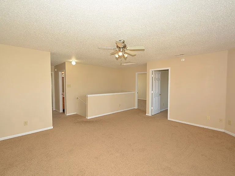 5660 Grassy Bank Dr — Photo 14