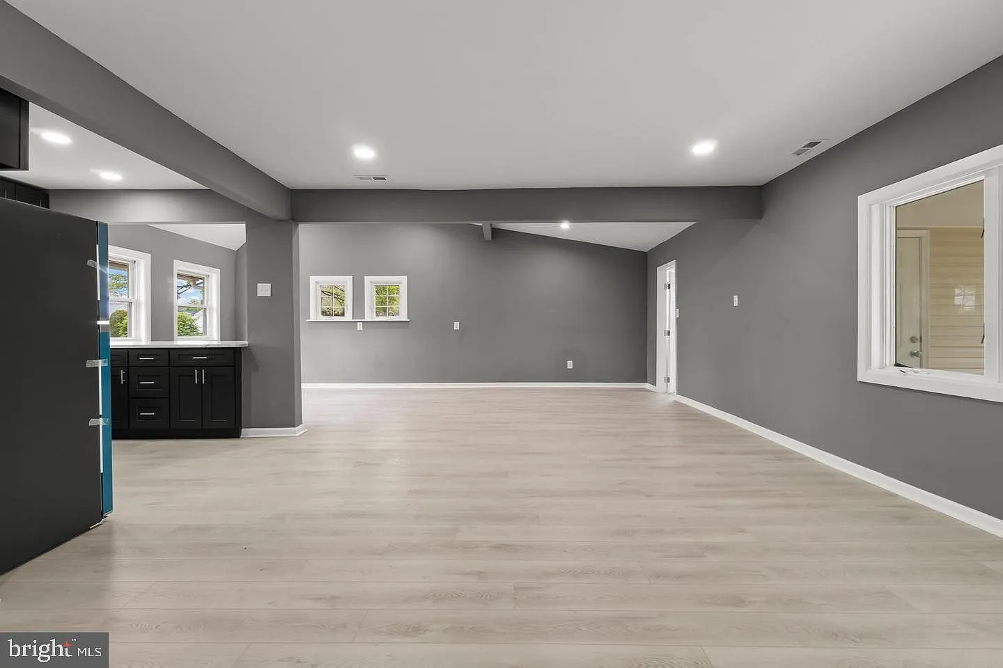 4 bed, 2.0 bath, 1826 sqft, $2,900 — Photo 4