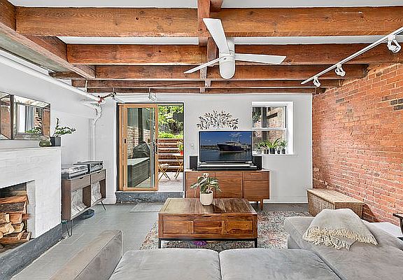 3rd image of 60 Wyckoff St APT 1
