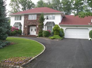 26 Dunnerdale Rd, Morris Plains, NJ 07950