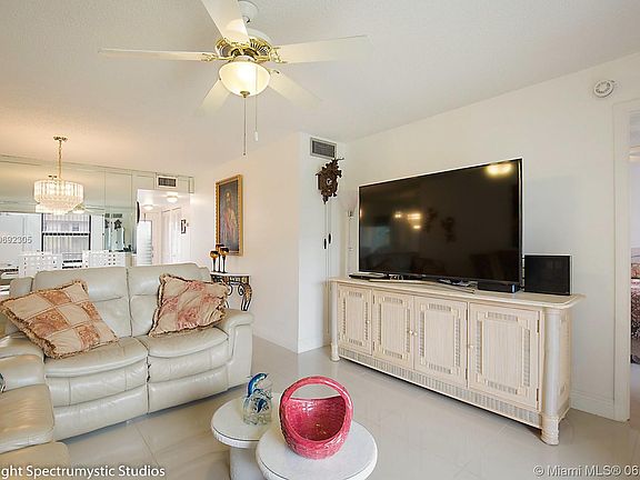 5th image of 10120 Sunrise Lakes Blvd APT 203