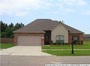 12718 Diamond Lake Dr, Walker, LA 70785