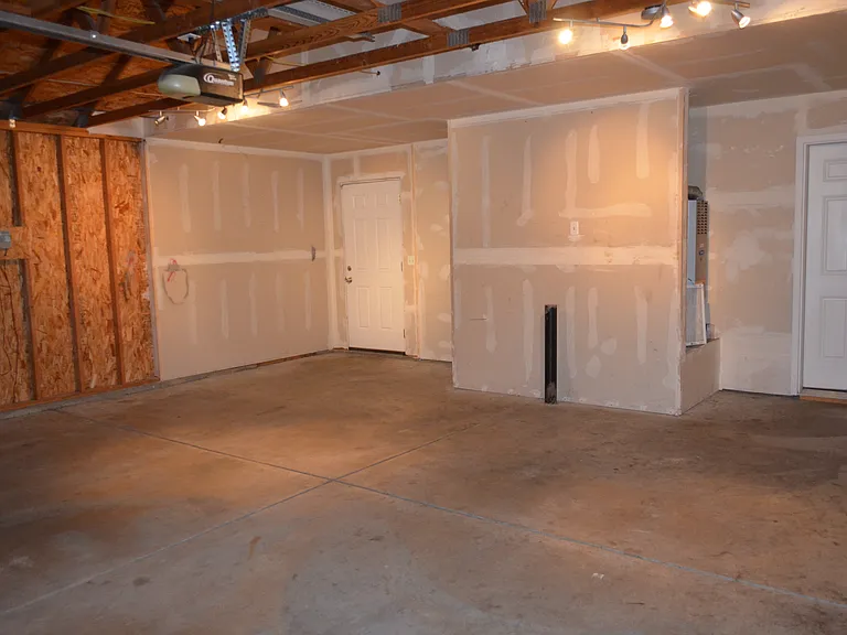 2563 E Knapp Dr — Photo 11