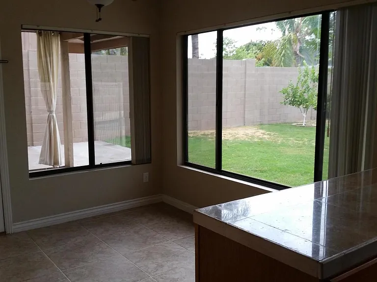2614 E Sahuaro Dr — Photo 13