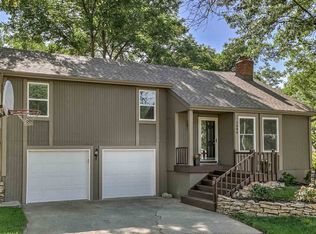 1000 NE 87th Ter, Kansas City, MO 64155
