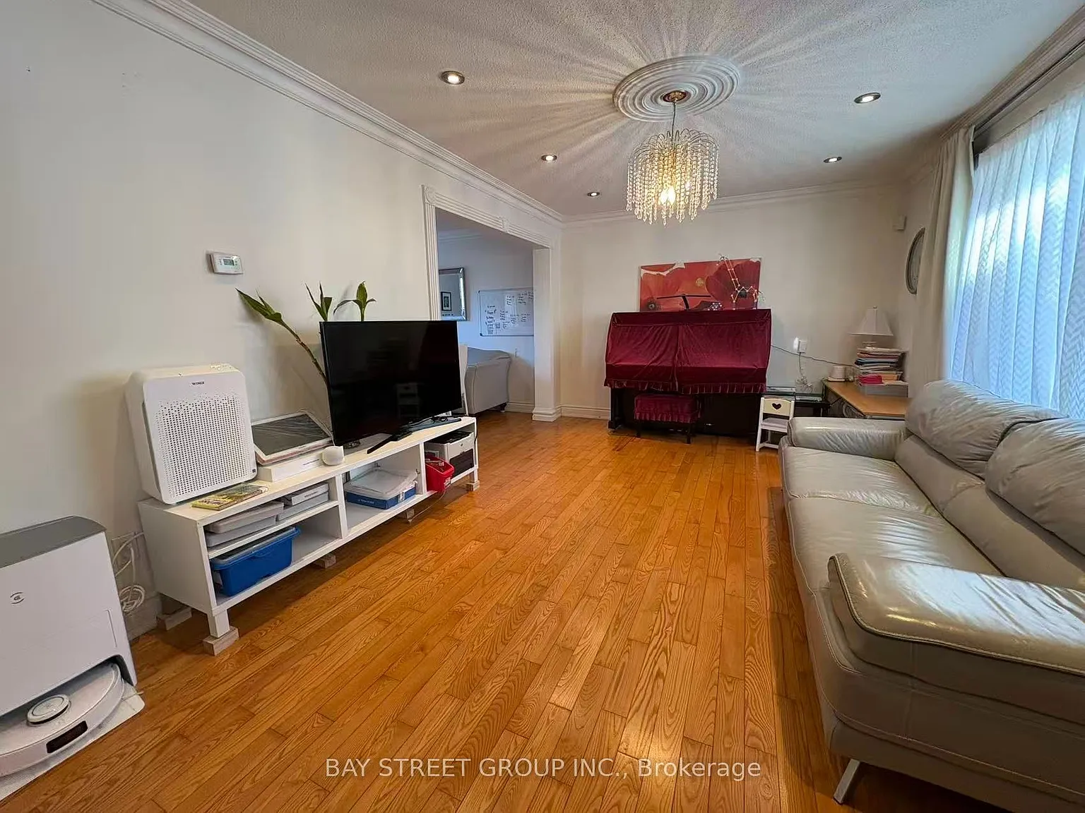 4 bed, $3,700 — Photo 3