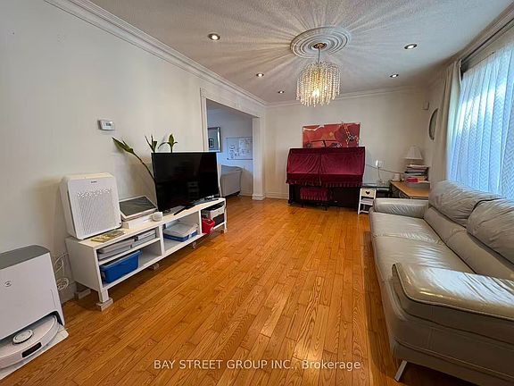 3rd image of 210 Shaughnessy Blvd