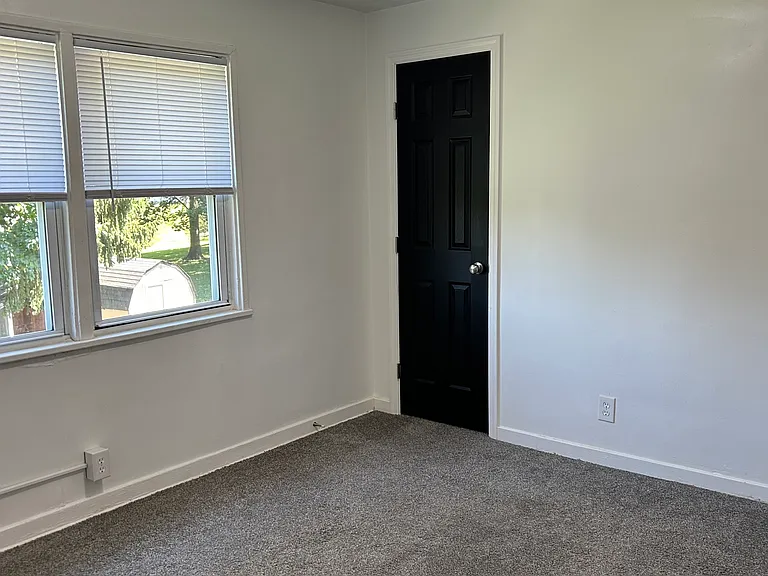 100-04C Midland Hts — Photo 8